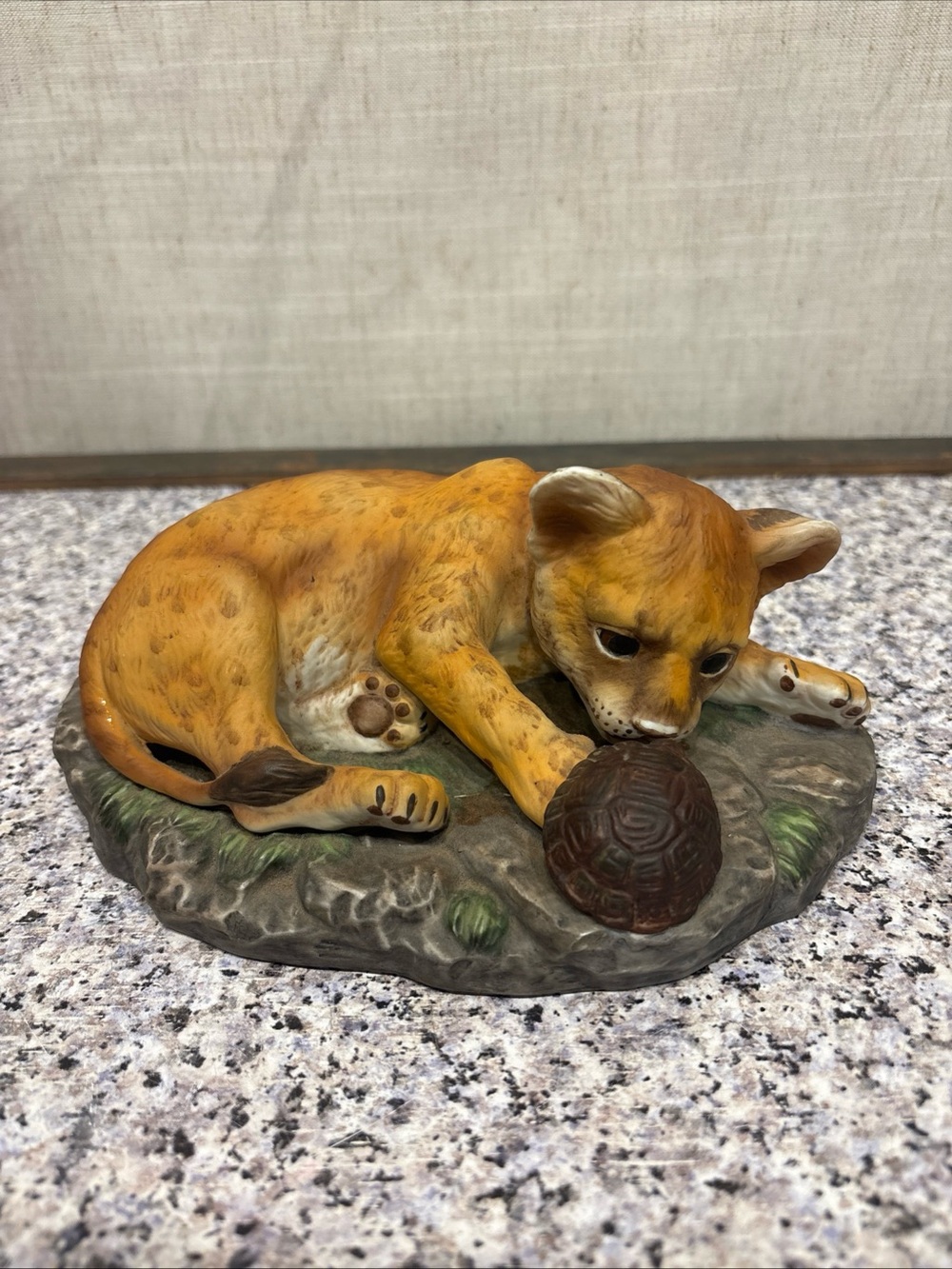 Masterpiece Porcelain LION CUB Figurine w Baby TURTLE Vtg 1985 HOMCO